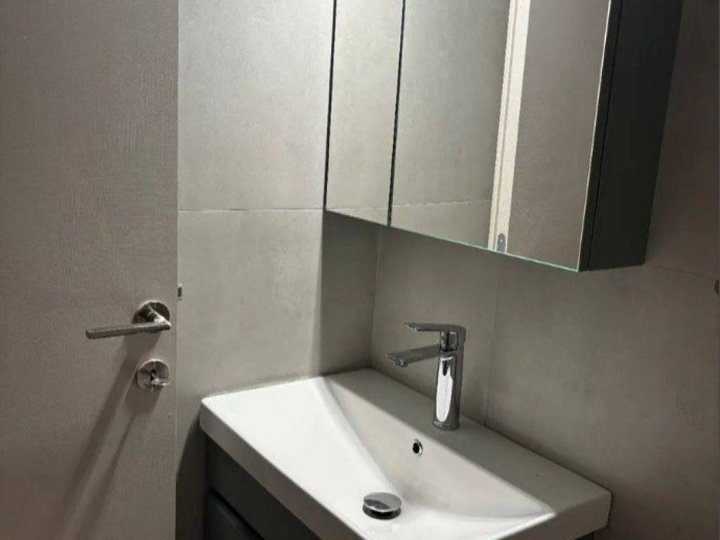 Forumland Real Estate, Μπάνιο