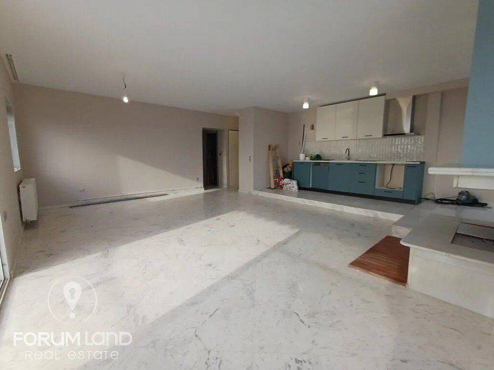 Forumland Real Estate, Σαλόνι με τζάκι