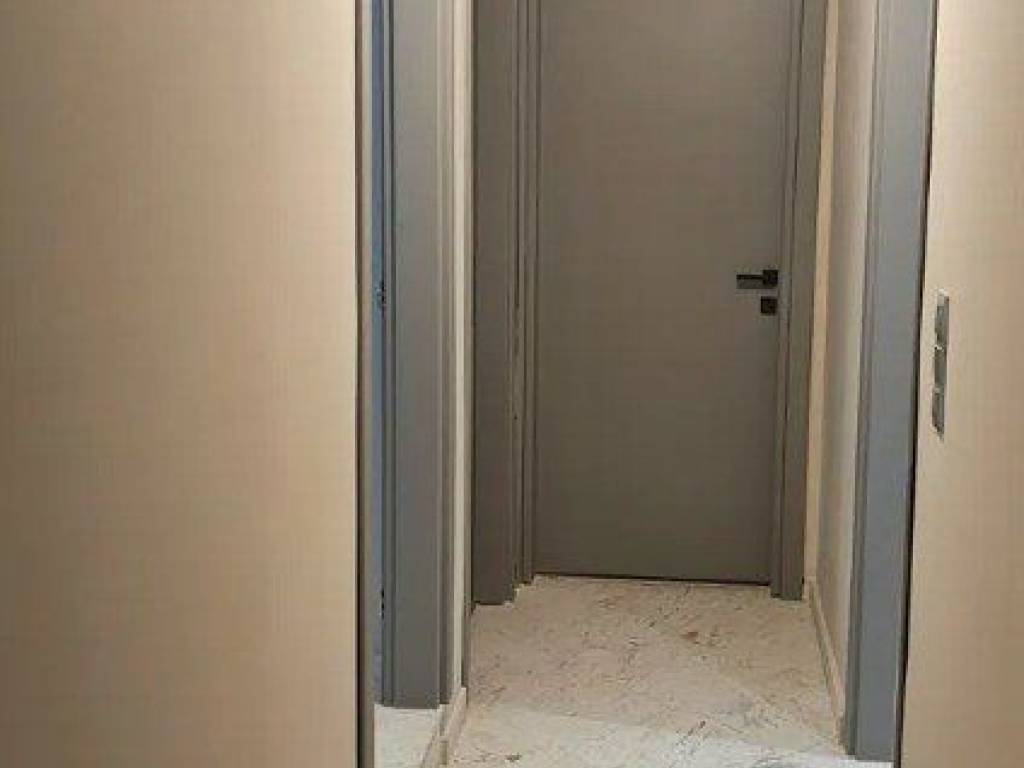 Forumland Real Estate, Διάδρομος