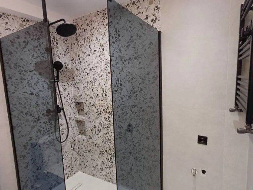 Forumland Real Estate, Μπάνιο