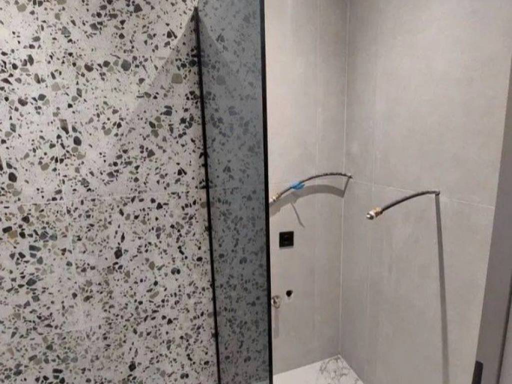 Forumland Real Estate, Μπάνιο