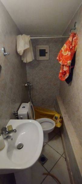 bathroom in ground floor next to the livingroom