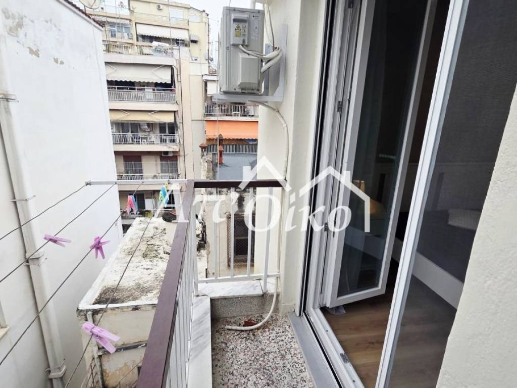 Βοηθητικό - πίσω μπαλκόνι