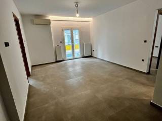 Saloni opos phainetai apo ton choro tes koyzinas