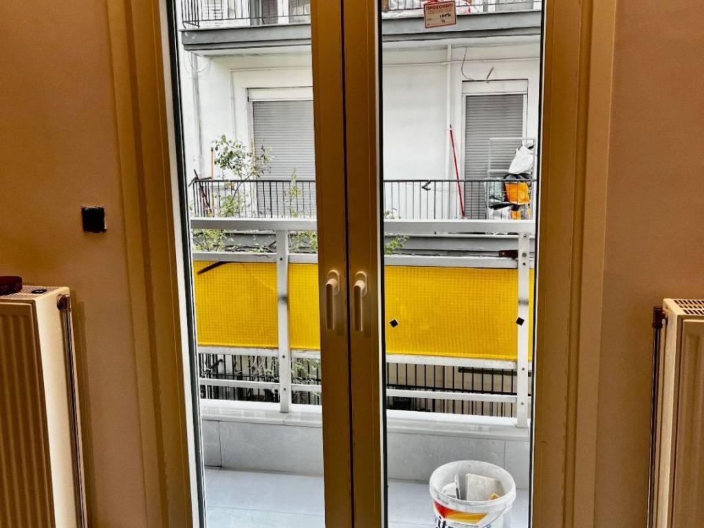 Μπαλκονόπορτα σαλονιού