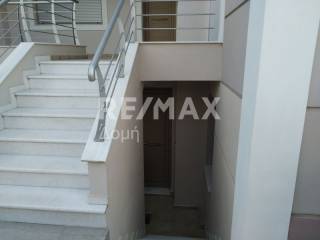 Είσοδος ημιυπογείου