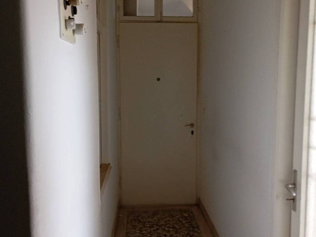 εξτρά 2η είσοδος διαμερίσματος