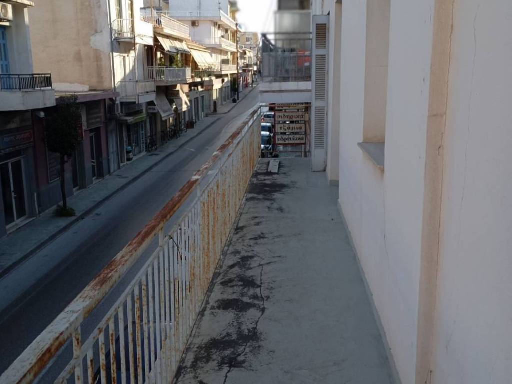 Μπροστινό μπαλκόνι διαμερίσματος -θέα