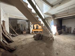 Ροτόντα, Αποθήκη, 150 τ.μ.