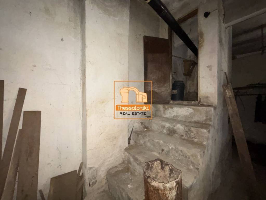 Ροτόντα, Αποθήκη, 150 τ.μ.