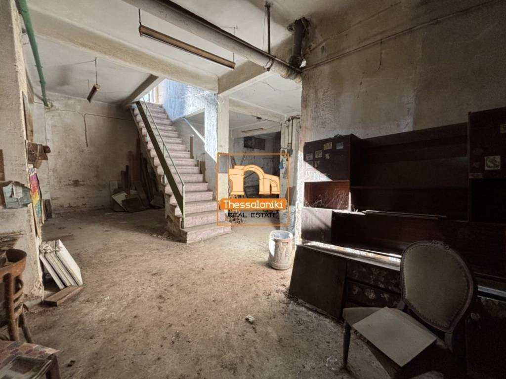 Ροτόντα, Αποθήκη, 150 τ.μ.