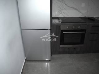 ΑΠΟΨΗ ΧΩΡΟΥ ΚΟΥΖΙΝΑΣ ΜΕ ΣΥΣΚΕΥΕΣ