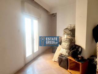 Γκαρσονιέρα 42τ.μ. με πρόσοψη 3μ. σε ημιώροφο χωρίς θέρμανση