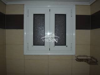 ΠΑΡΑΘΥΡΟ ΛΟΥΤΡΟΥ