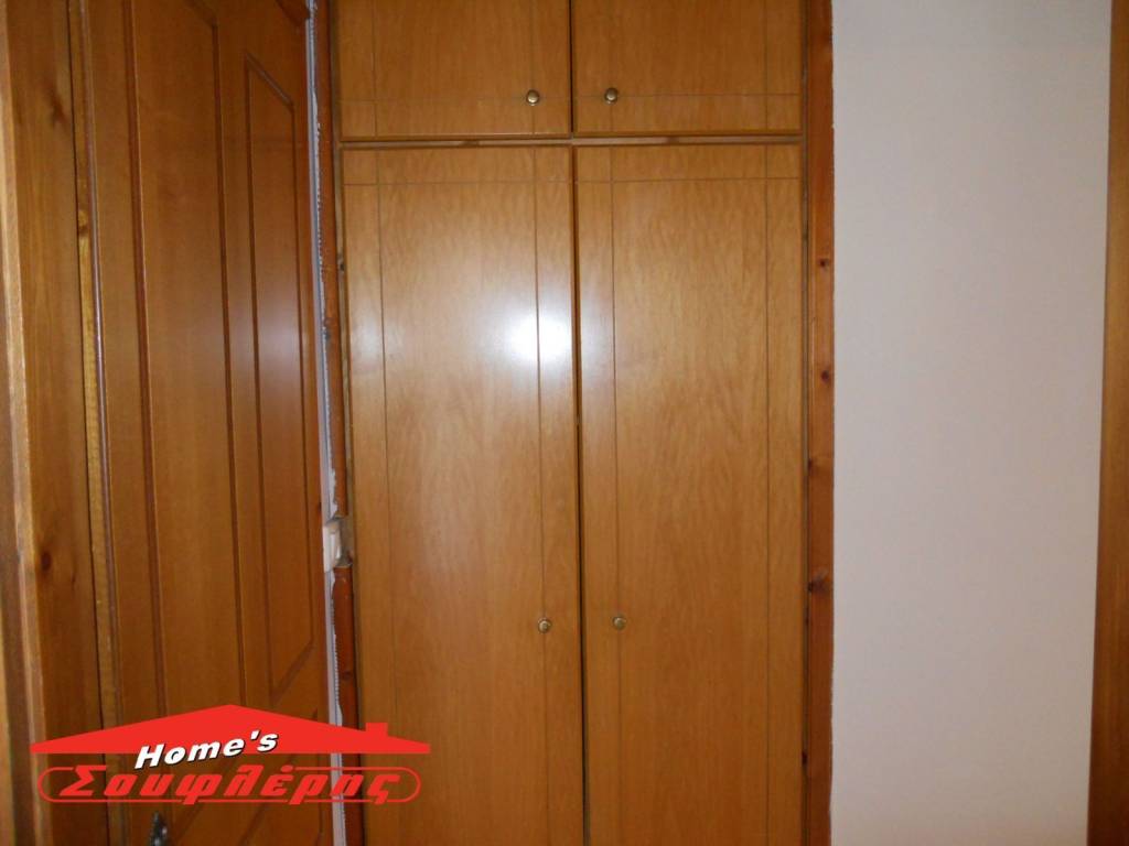 ΔΕΥΤΕΡΗ ΕΝΤΟΙΧΙΣΜΕΝΗ ΝΤΟΥΛΑΠΑ