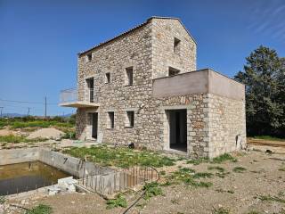 New built stone maisonette