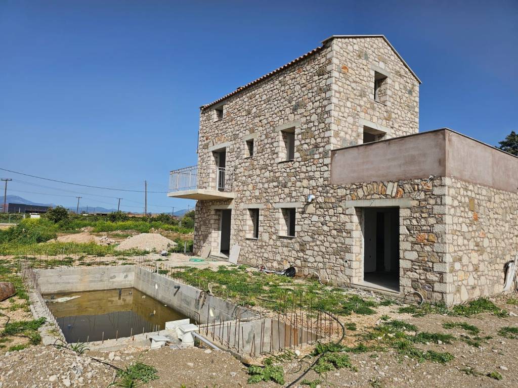 New built stone maisonette