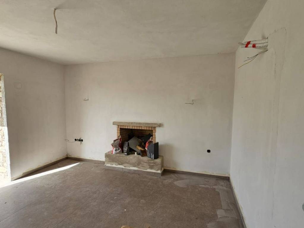 New built stone maisonette