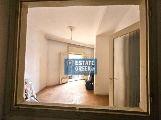  CHREZEI ANAKAINISE  EPENDYTIKO AKINETO  ANEXARTETO 