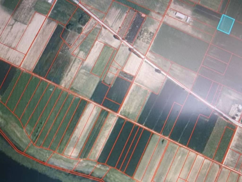 700 μ απο τη λίμνη ΒΌΛΒΗ