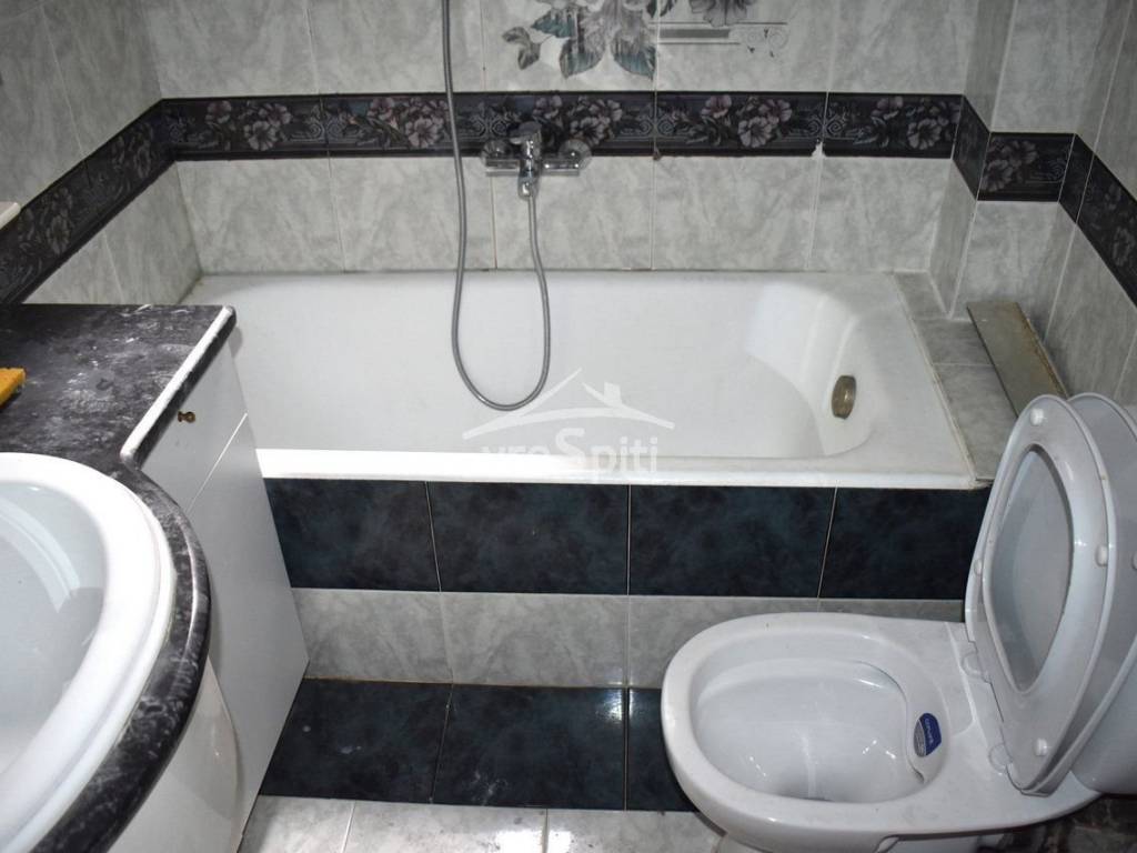 ΟΙΚΟΓΕΝΕΙΑΚΟ ΛΟΥΤΡΟ