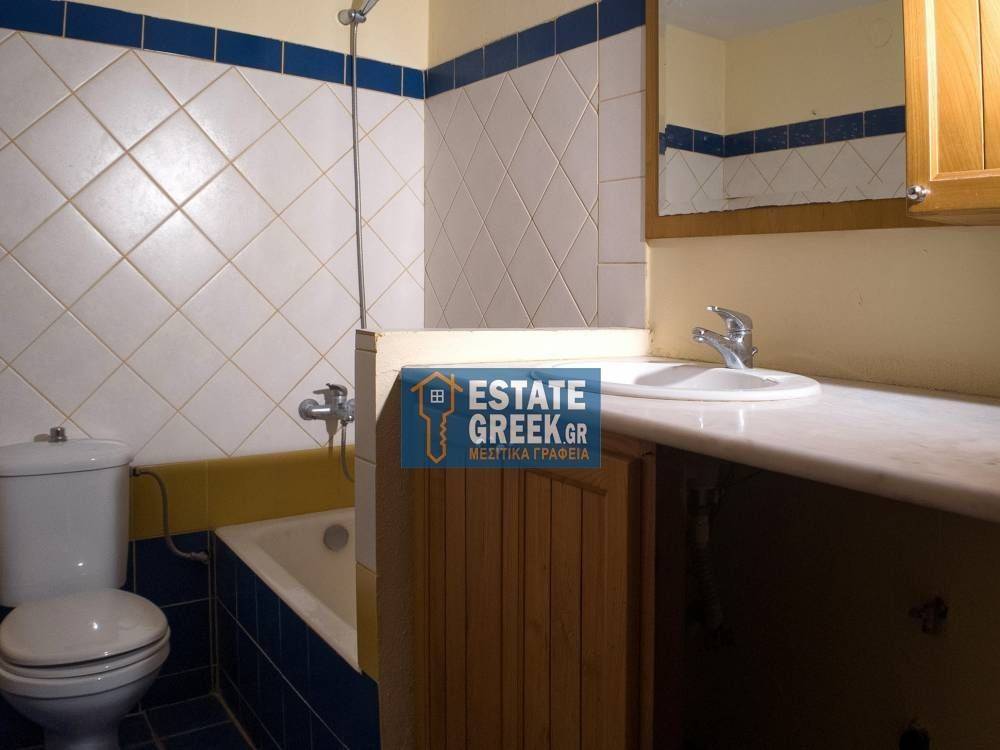 ★ 5 υπνοδωμάτια ★ Πρόσβαση ΑΜΕΑ ★ Πάρκινγκ ★ Ανακαίνιση πλήρης 2002