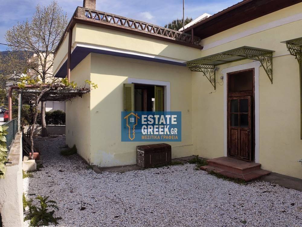 ★ 5 υπνοδωμάτια ★ Πρόσβαση ΑΜΕΑ ★ Πάρκινγκ ★ Ανακαίνιση πλήρης 2002