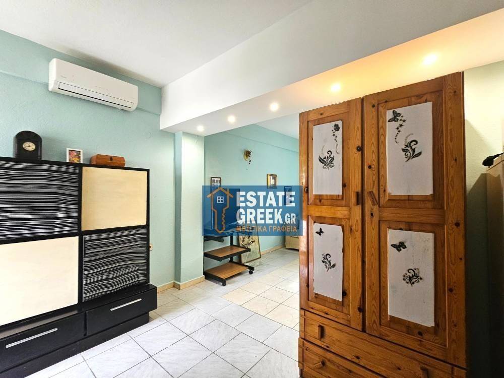 ★ Τιμή με ίντερνετ-νερό-κοινόχρηστα ★ πλήρως επιπλωμένη ★ Χωρίς κουζίνα