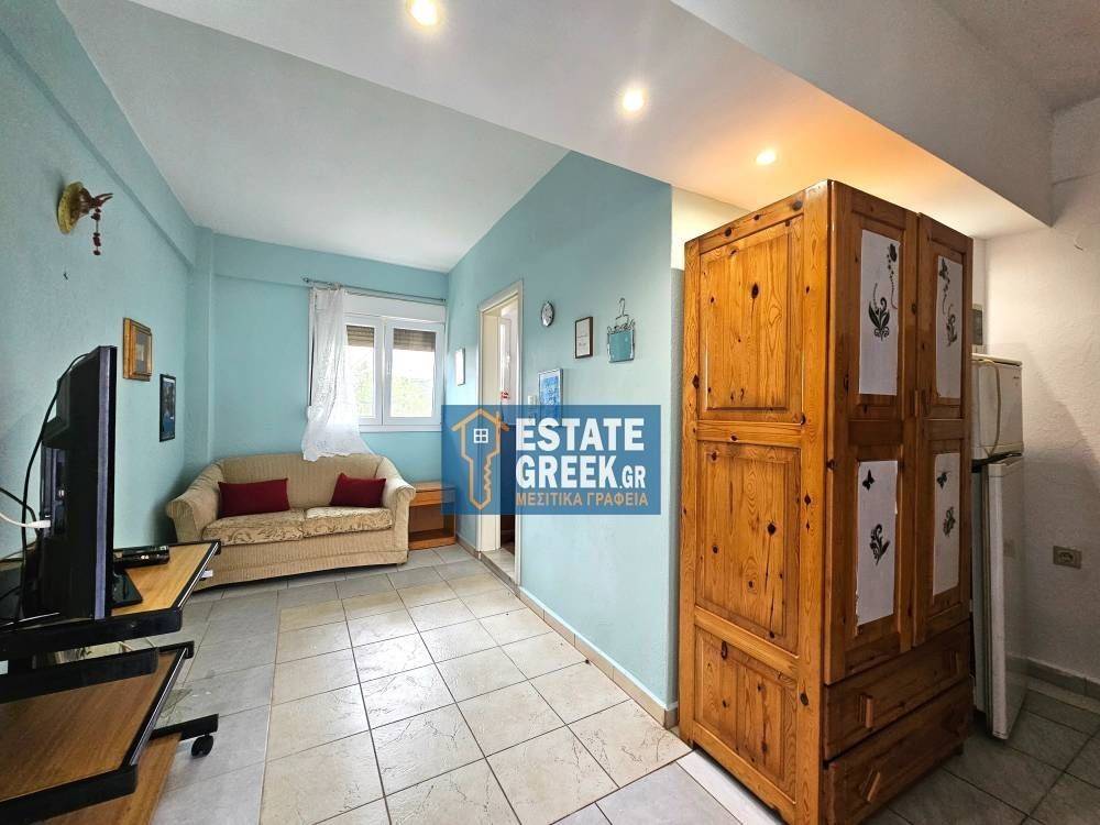 ★ Τιμή με ίντερνετ-νερό-κοινόχρηστα ★ πλήρως επιπλωμένη ★ Χωρίς κουζίνα