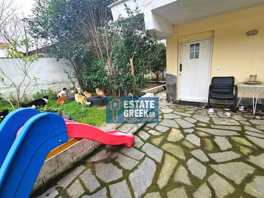 ★ Τιμή με ίντερνετ-νερό-κοινόχρηστα ★ πλήρως επιπλωμένη ★ Χωρίς κουζίνα