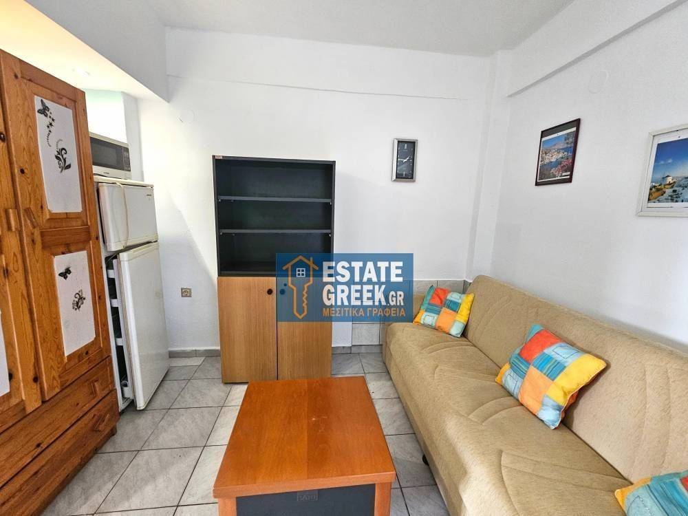 ★ Τιμή με ίντερνετ-νερό-κοινόχρηστα ★ πλήρως επιπλωμένη ★ Χωρίς κουζίνα