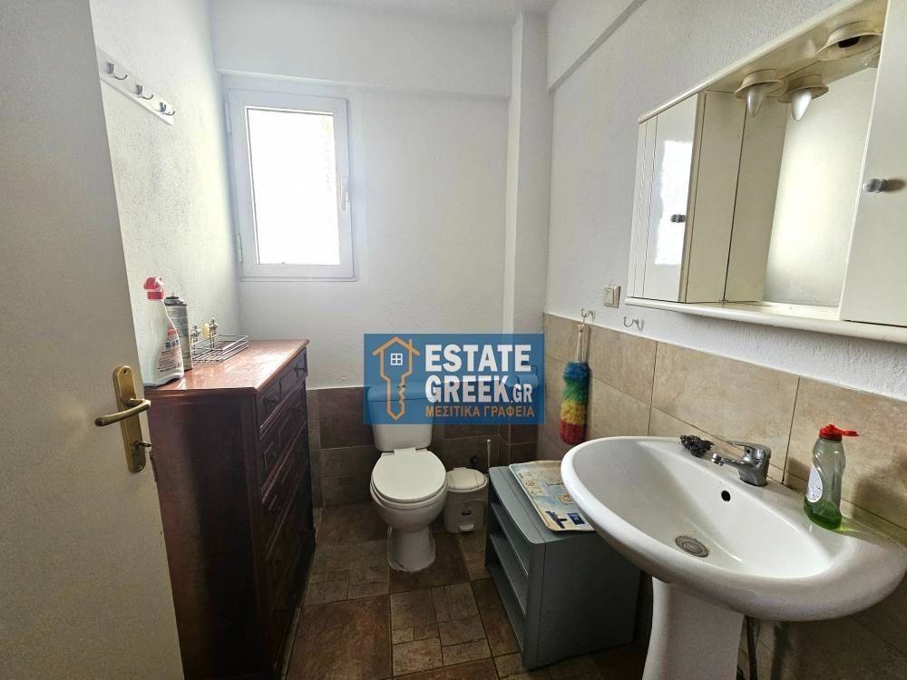 ★ Τιμή με ίντερνετ-νερό-κοινόχρηστα ★ πλήρως επιπλωμένη ★ Χωρίς κουζίνα