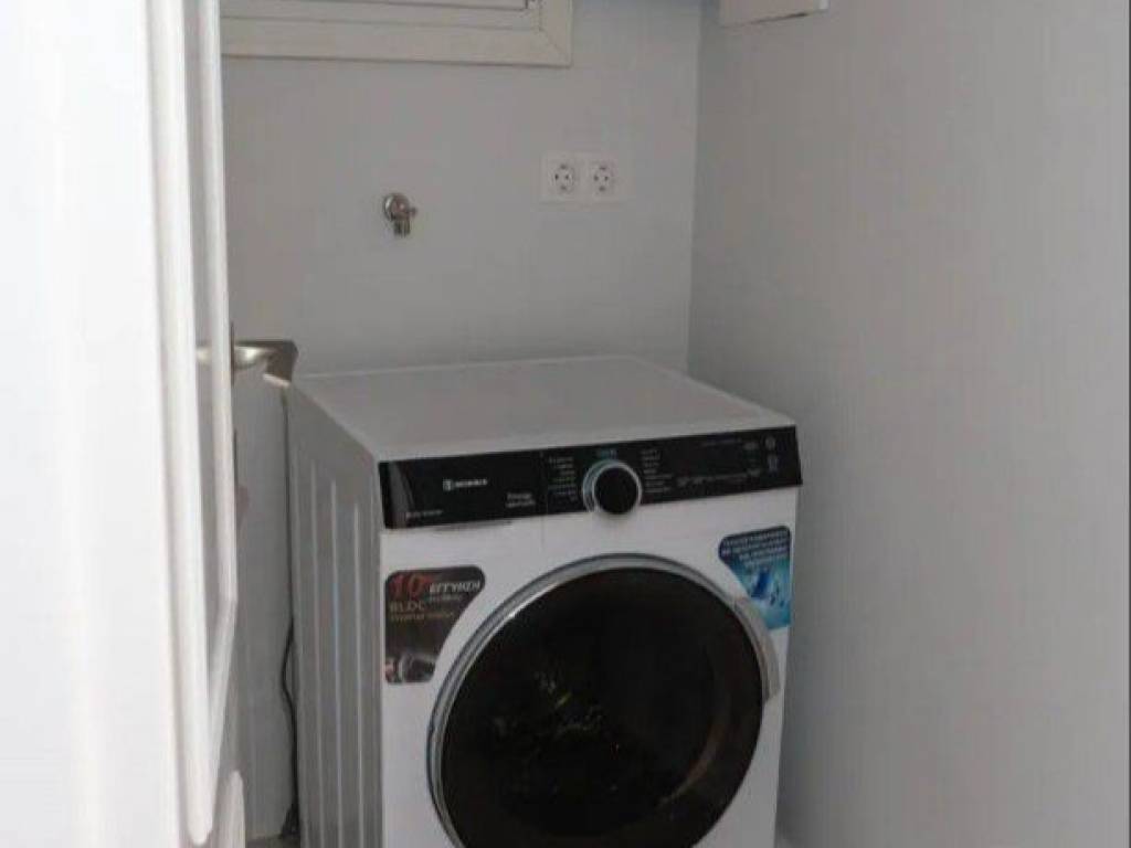 Forumland Real Estate, Αποθήκη