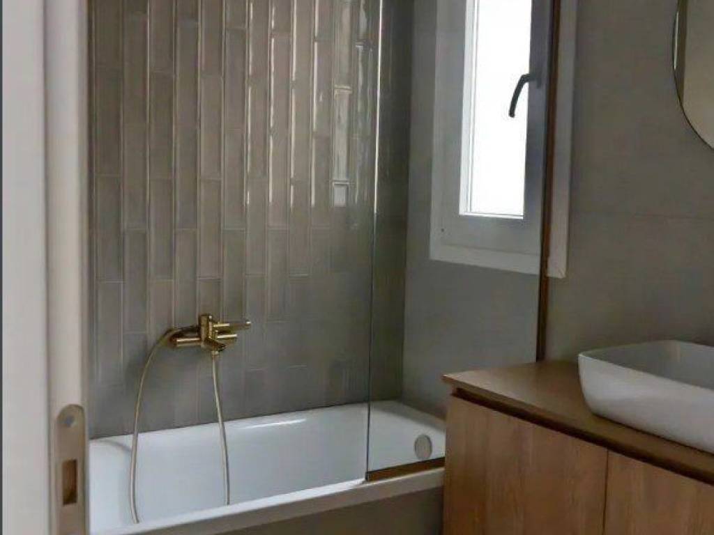 Forumland Real Estate, Μπάνιο