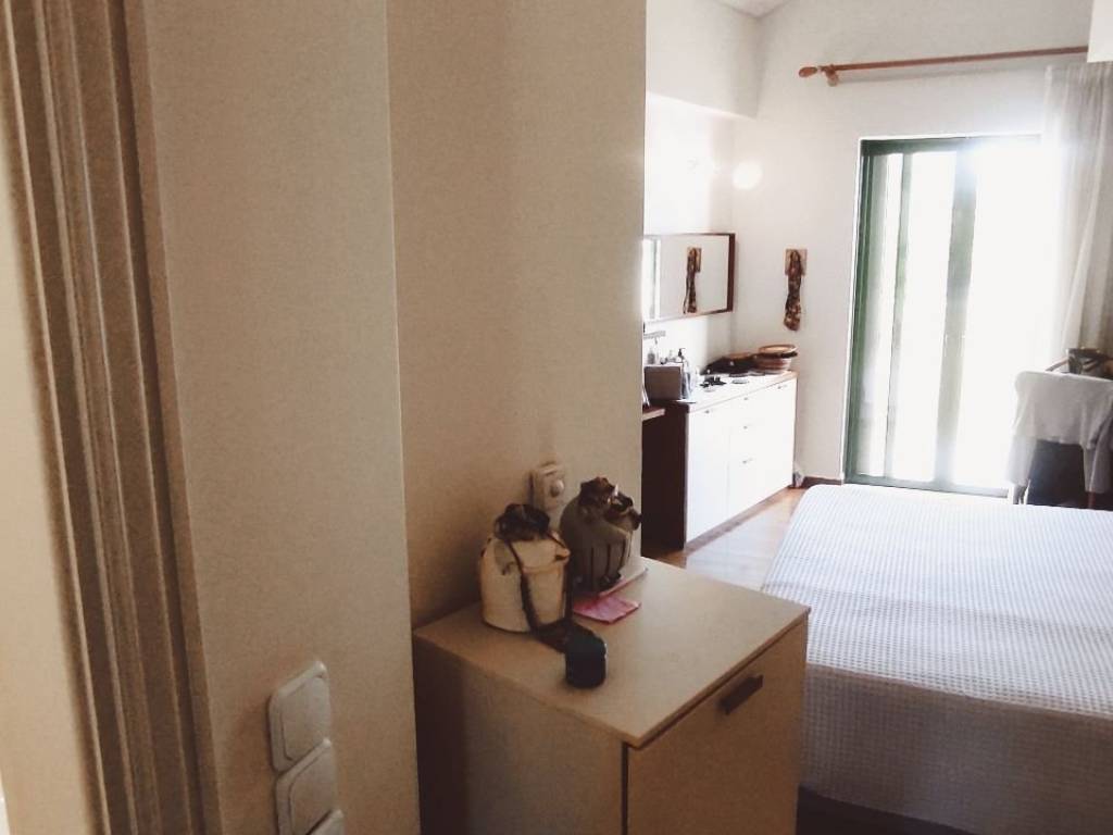 master Ypnodomatio me to Mpanio aristera