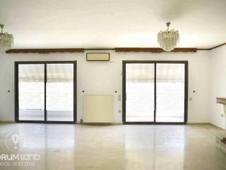 Forumland Real Estate, Σαλόνι με τζάκι