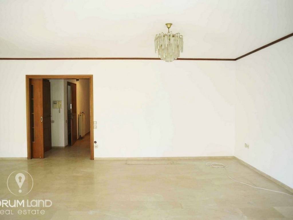 Forumland Real Estate, Σαλόνι με τζάκι