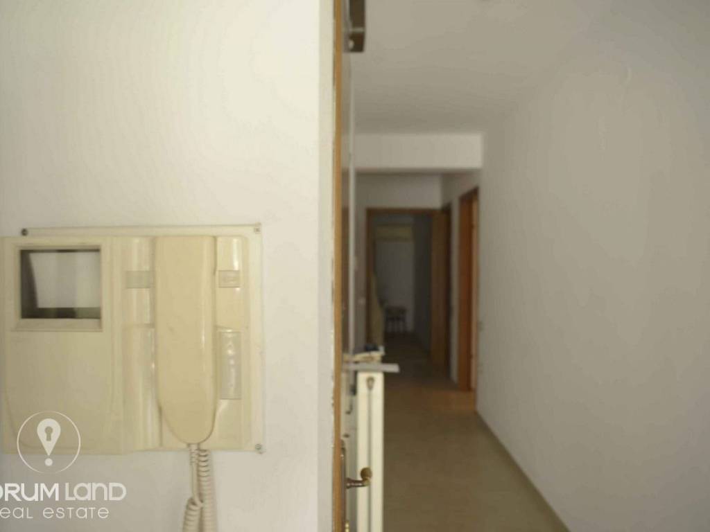 Forumland Real Estate, Διάδρομος