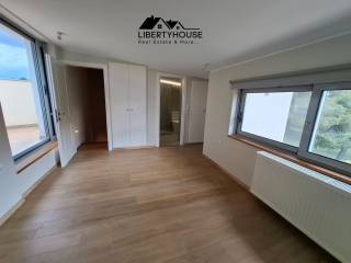 PHoteine, entyposiake sophita me master mpanio kai bestiario.