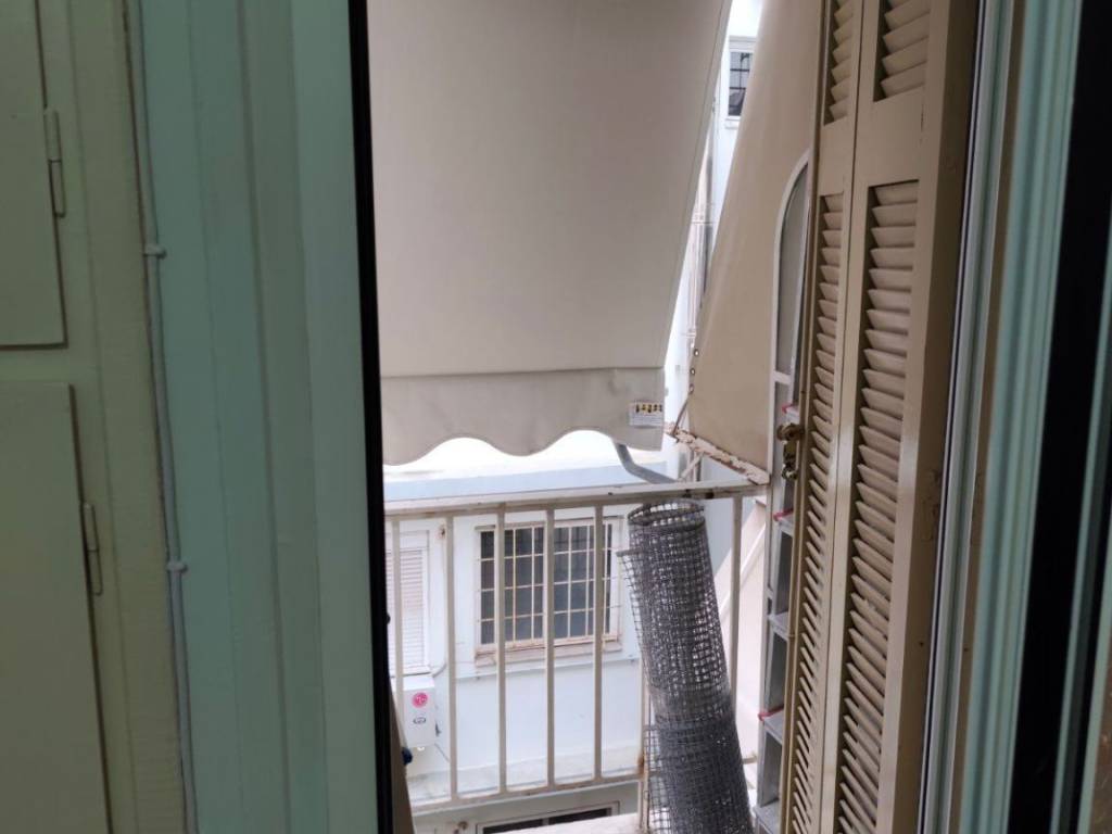 ΠΙΣΩ ΕΞΩΣΤΗΣ