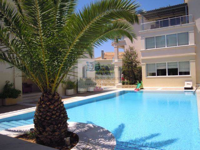 COMMON SWIMMING POOL