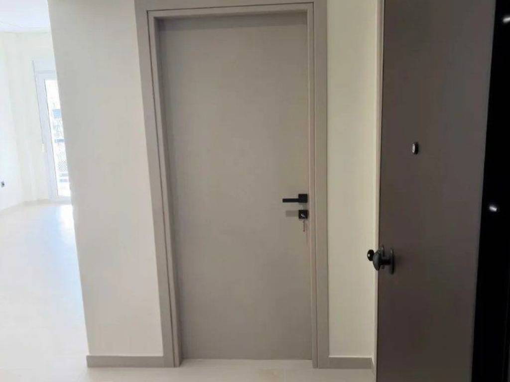 Forumland Real Estate, Είσοδος