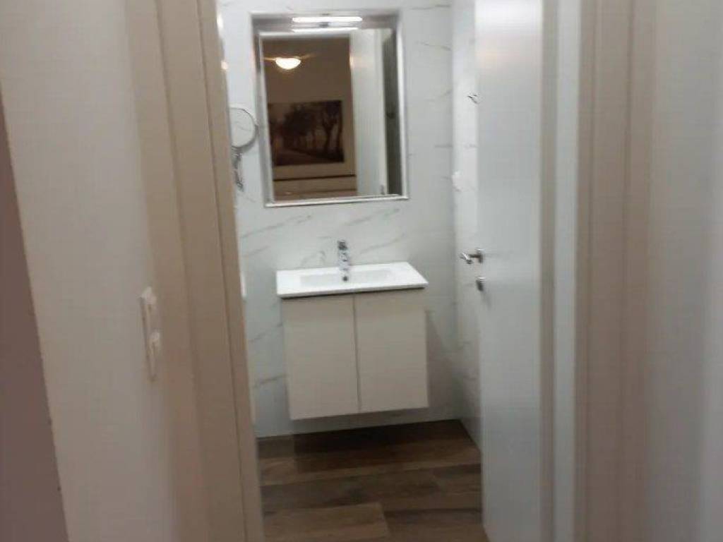 Forumland Real Estate, Μπάνιο