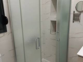 Forumland Real Estate, Μπάνιο