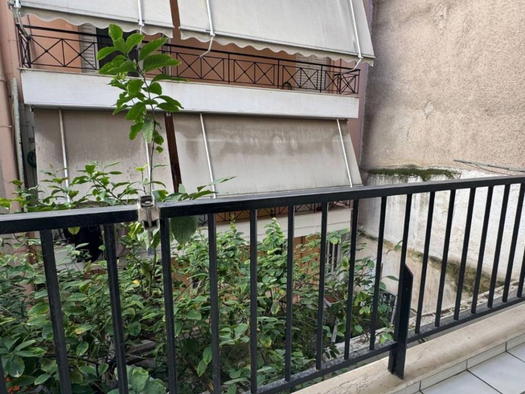 ΜΠΑΛΚΟΝΙ ΠΙΣΩ