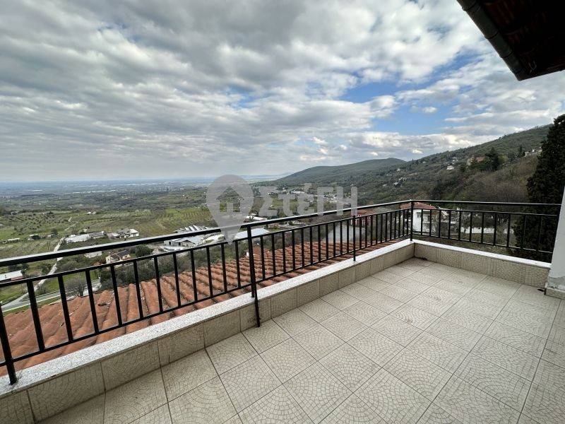 Θέα από μπαλκόνι