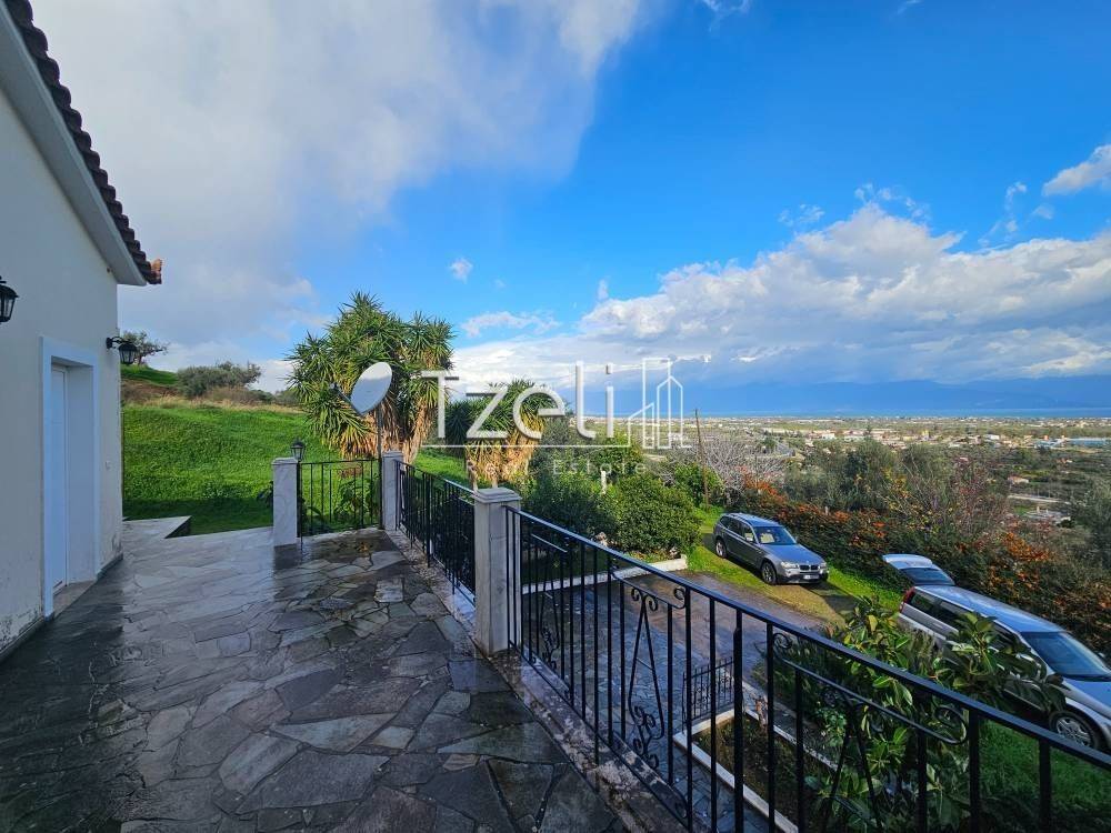 Θέα απο μπαλκόνι