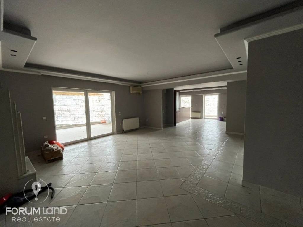 Forumland Real Estate, Σαλόνι με τζάκι