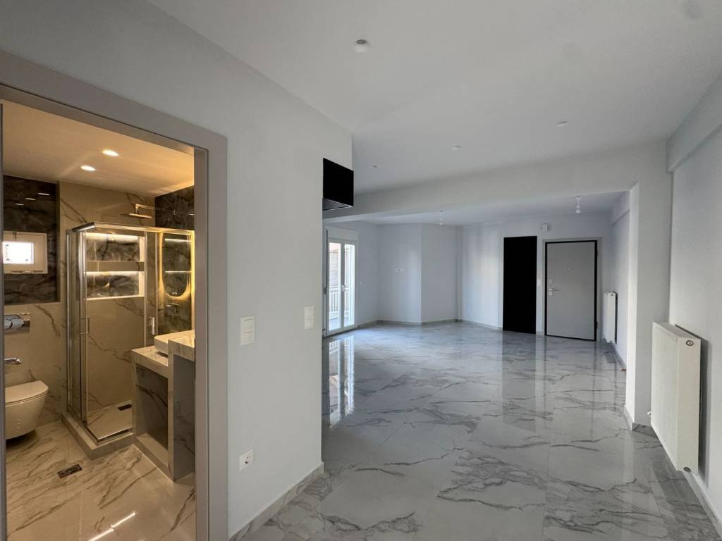 Σαλόνι,κουζίνα,μπάνιο