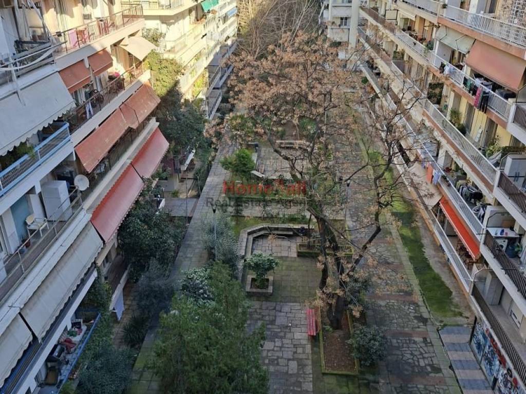 Θέα από μπαλκόνι